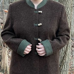 Luis Steindl wool petty coat size 42 fits like L bone button toggle closure